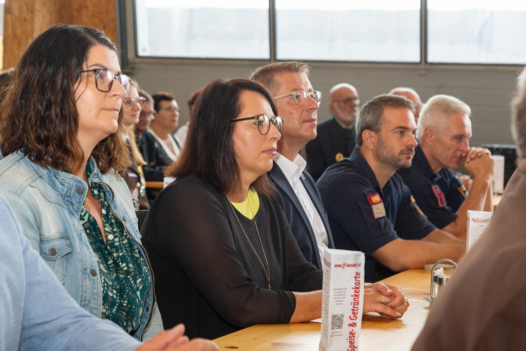 21_Festmesse_021 | Fotodoku der Festmesse im FF-Haus Loosdorf anlässlich der Fahrzeugweihe und in Dienststellung der neuen Einsatzfahrzeuge der FF-Loosdorf.