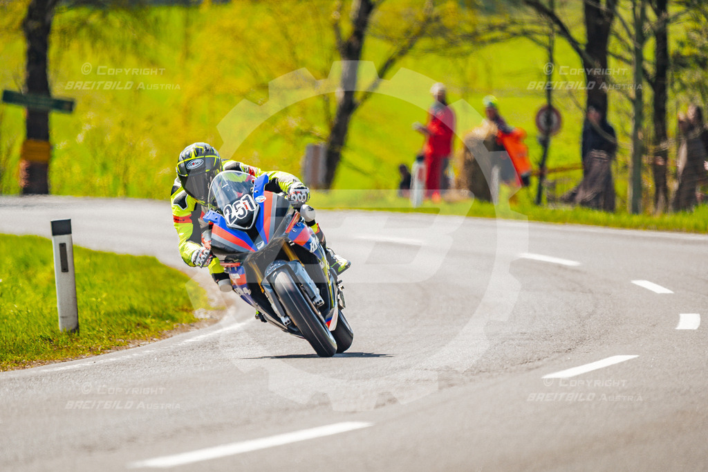 0794 - Bergrennen Landshaag2026 | BREITBILD Austria Webshop

Finde Fotos von: Breitbild, Breitbild Austria, Landshaag, Europeanbikers, KTM, BMW, Bergrennen, Bikeporn, Carporn, Bikes, Cars, Fotografie, Oberösterreich, Österreich, Berufsfotograf, Motorradteile Ganster, Julbach, Pannoniari - Realisiert mit Pictrs.com
