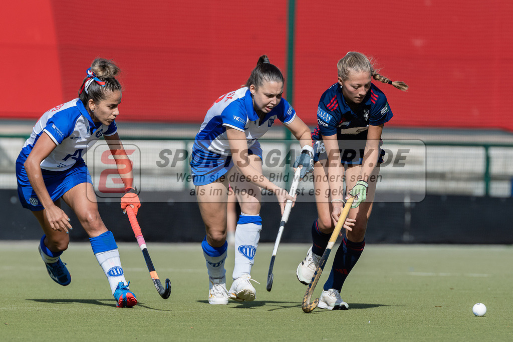 HK_20231007_105096 | 1.Bundesliga Damen Düsseldorfer HC - Großflottbeker THGC am 7.10.2023 DHC, Düsseldorf , Sophia Schwabe ( Düsseldorfer HC #18 ) , Agostina Lovagnini ( Großflottbeker THGC )