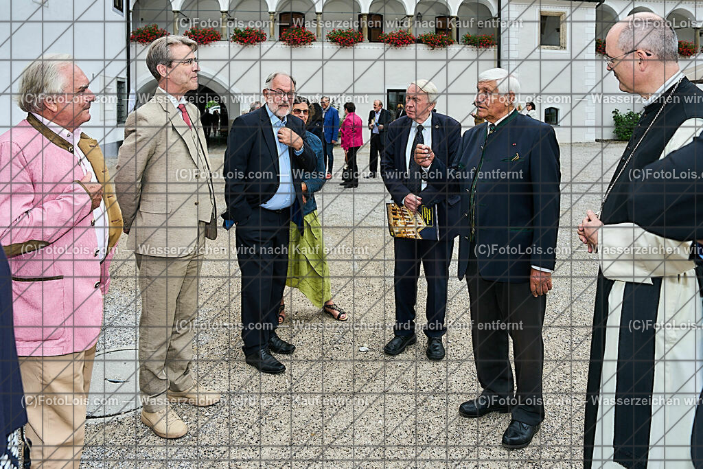 ALP0034_XXXIX_Chopin-Festival_Gerbautz-Stadler-Hildebrand-Abt Maurer | (C)FotoLois.com, Alois Spandl, XXXIX. internationales CHOPIN-Festival in der Kartause Gaming, Eröffnung des Festivals mit Einmarsch der Goldhaubengruppe Lackenhof mit der Musikkapelle Gaming sowie den Ehrengästen und Eröffnungsansprachen in der Barockbibliothek, Fr 4. August 2023.