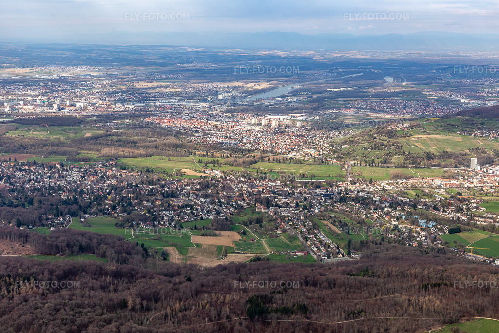 Aerial view: View of the town in Riehen in the state Basel city, Switzerland. – Photo: IMG_120213.jpg taken on 03/17/2020 by Werner Riehm/FLY-FOTO.com – Resolution of the original: 5409 x 3606 px