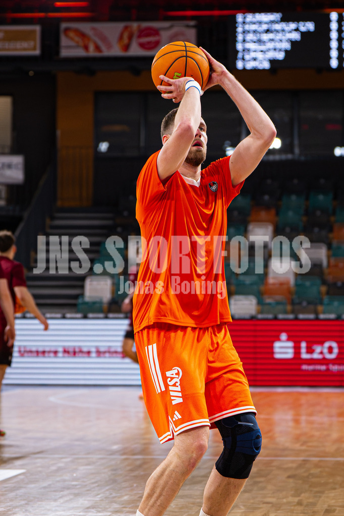 Basketball I Herren I Saison 2025-2026 I ProB Nord I 21. Spieltag I Rasta Vechta II - Iserlohn Kangaroos I 2820 | Malte Giljan (14, RASTA Vechta II) - Realisiert mit Pictrs.com