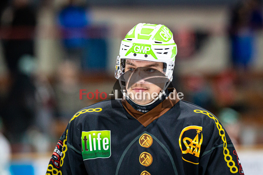 TSV Peißenberg MINERS gegen TSV Erding GLADIATORS | Eishockey Bayernliga Herren Vorrunde 2024/25, TSV Peißenberg MINERS gegen TSV Erding GLADIATORS, 20250119,Florian SEELMANN (MINERS 21) Portrait, Freisteller,2025-01-19 in Peißenberg (Eisstadion Peißenberg)Florian SEELMANN (MINERS 21)Copyright: WolfgangxLindner foto-lindner.de