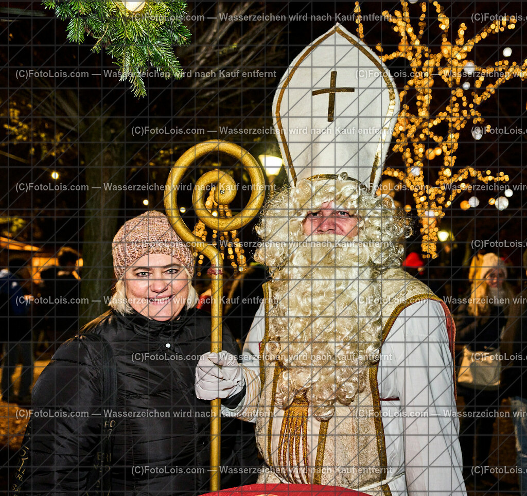 ALP7680_Wieselburger Advent_Nikolaus | (C)FotoLois.com, Alois Spandl, Wieselburger Advent im Schlosspark, Besuch durch den Hl. Nikolaus und seinen Krampussen, Sa 3. Dezember 2022.