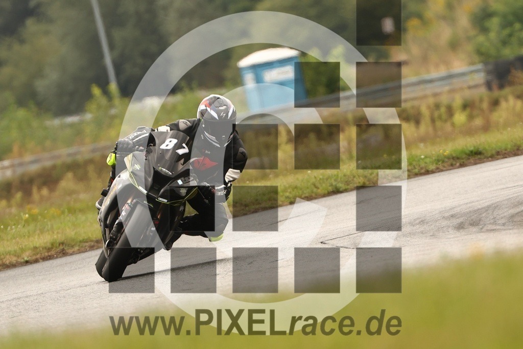 0087-20250908_11243 | Schöne Erinnerungen an spannende Momente - das festzuhalten ist unser Job. PIXELrace.de ist seit 2003 auf den Rennstrecken Europas unterwegs um die Action draußen beim Fahren und die wunderbare Stimmung imm Fahrerlager für euch einzufangen.