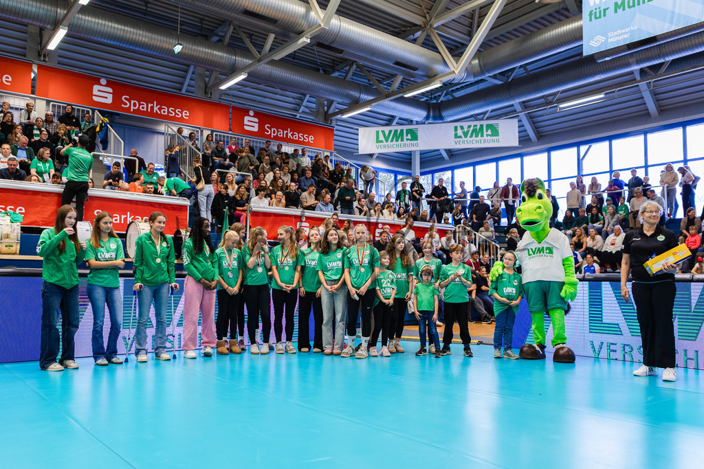 Volleyball, 1. Bundesliga Frauen, Hauptrunde, 1. Spieltag, Saison 2025/2026: USC Münster - SSC Palmberg Schwerin | 1. Bundesliga Frauen, Hauptrunde, 1. Spieltag, Saison 2025/2026, USC Münster empfängt SSC Palmberg Schwerin in der Sporthalle Berg Fidel in Münster. Foto: sportfotografie.ms | Markus Paletta - Realisiert mit Pictrs.com