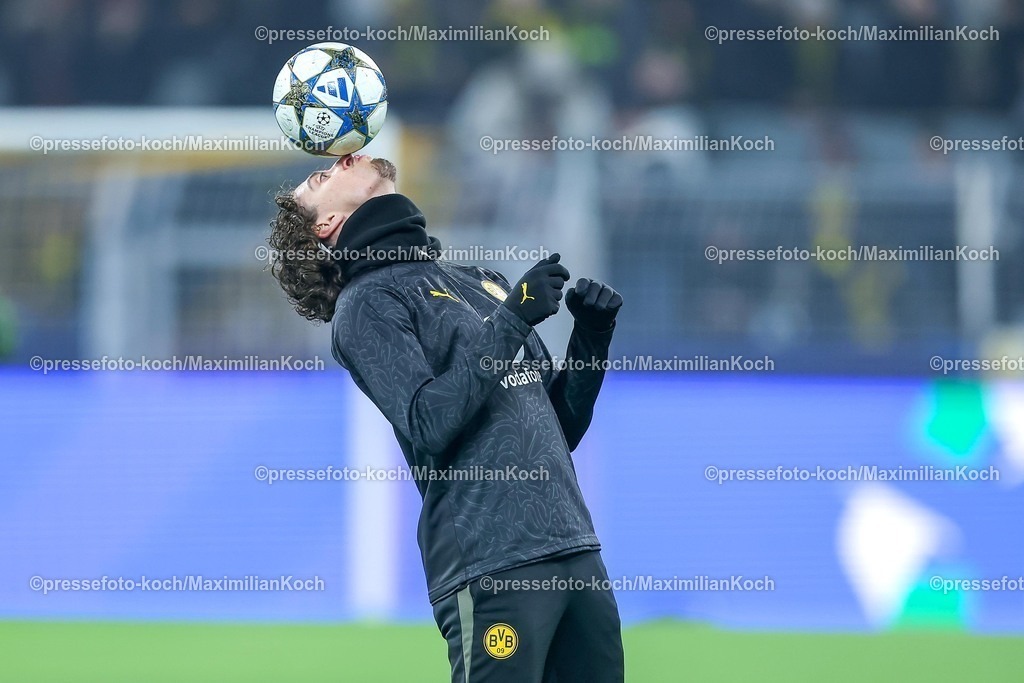 UCL25112501020 | 25.11.2025, Fußball, UEFA Champions League, Borussia Dortmund - FC Villarreal, BVB Stadion, 5. Spieltag, Saison 2025 2026: xxxxxxxxxxxxx Regulations prohibit any use of photographs as image sequences and or quasi-video.