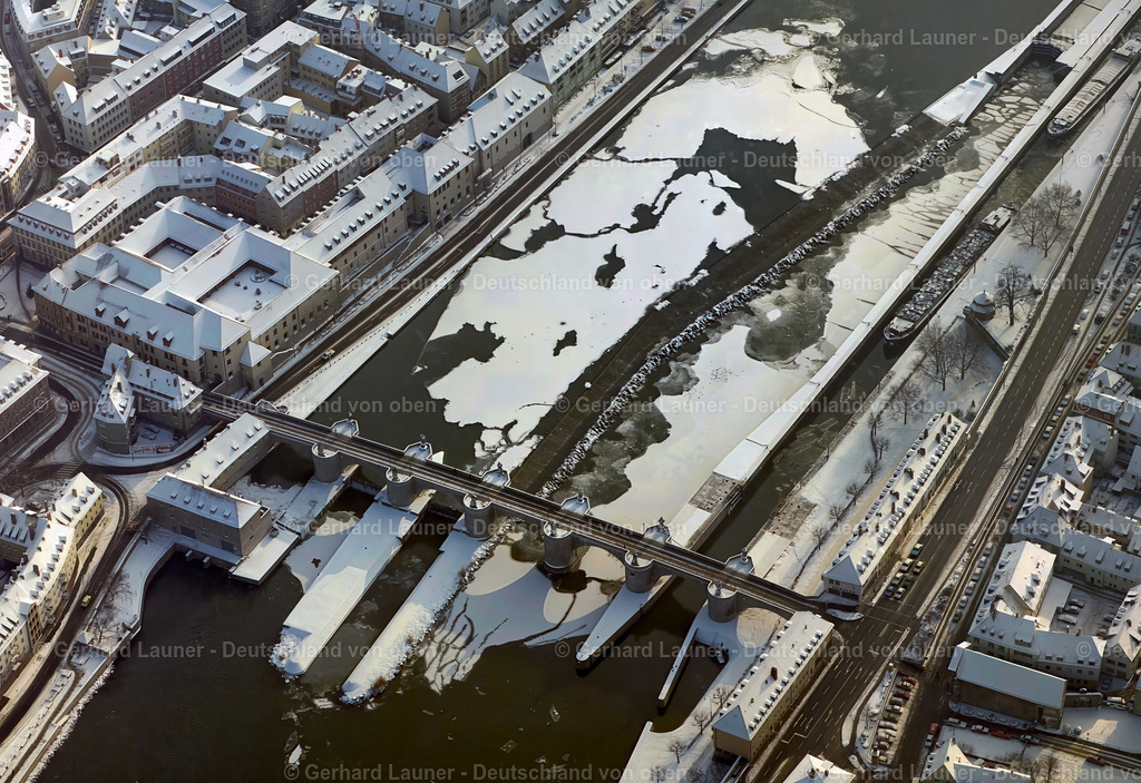 9400390 | Alte Mainbrücke Würzburg 2-85