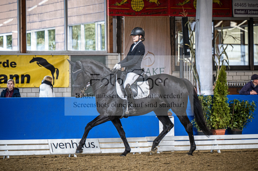 DOS_2684 | Entdecke hochwertige Reitturnierfotos von Foto Oger. Professionell, emotional und authentisch – jetzt Lieblingsmomente im Shop bestellen.Deutschlandweite Turnierfotografie. - Realisiert mit Pictrs.com