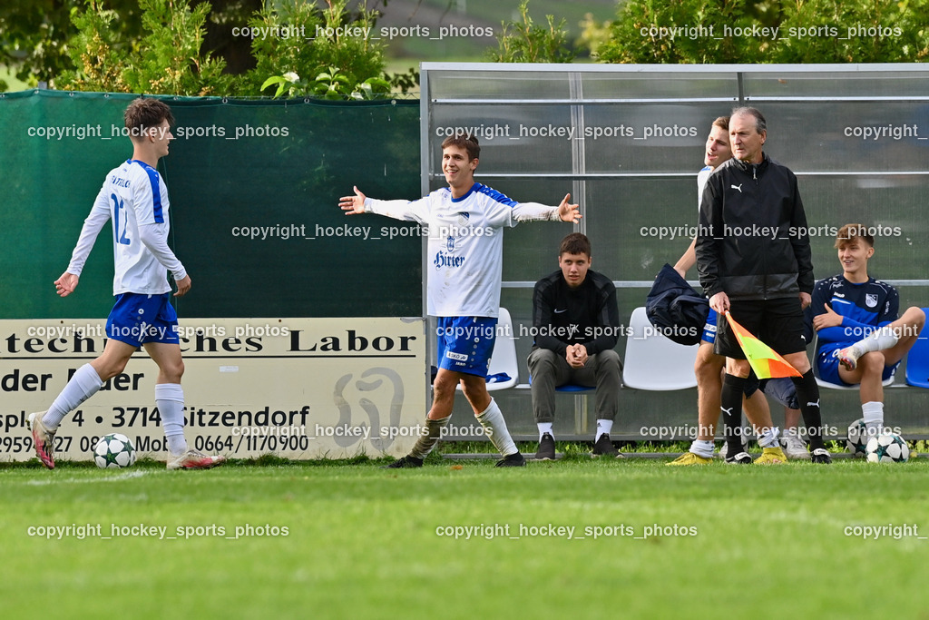 SK Treibach Juniors vs. SC Reichenau 17.9.2022 | Jubel #7 Samuel Mario Lauhard, #12 Lucas Ramusch, Pirker Fritz Referee