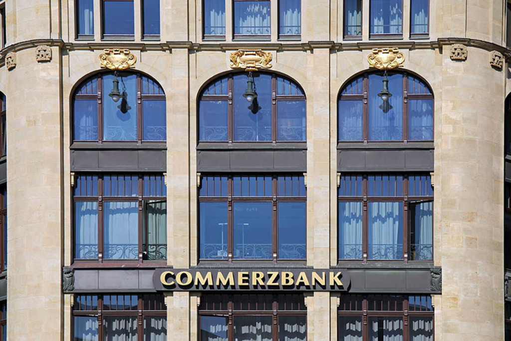 Foto: Leipzig - Kaufhaus Ebert - Hauptfassade | Das Team hinter BILDLEXIKON LEIPZIG bündelt historische wie aktuelle Informationen über die Stadt Leipzig in Text und Bild auf einer Plattform und stellt diese der interessierten Öffentlichkeit zur Verfügung.