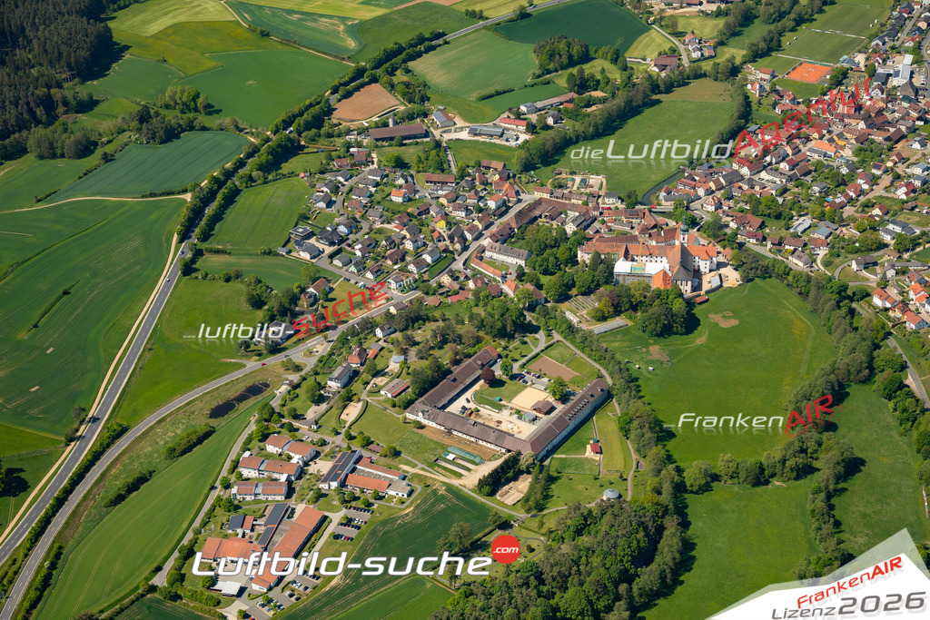 Klassische Luftaufnahme ohne Drohne zeigt:Michelfeld bei Auerbach in der Oberpfalz - Die Luftbildaufnahme wurde 2025 vom UL-Flugzeug heraus erstellt ( keine Drohne ) - Hochauflösende Luftaufnahme -Nicht vergleichbar mit Google Maps oder Satelittenbilder- Die Geschenkidee !Mit Lizenz und Bildrechte bestellbar