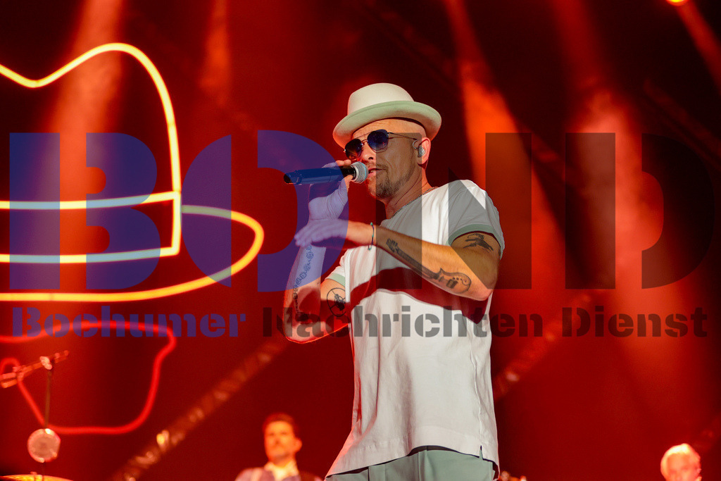 Zeltfestival Ruhr 2024 - Jan Delay  {date} -  | {headline}(Foto: Sebastian Sendlak / BOND) - Realisiert mit Pictrs.com