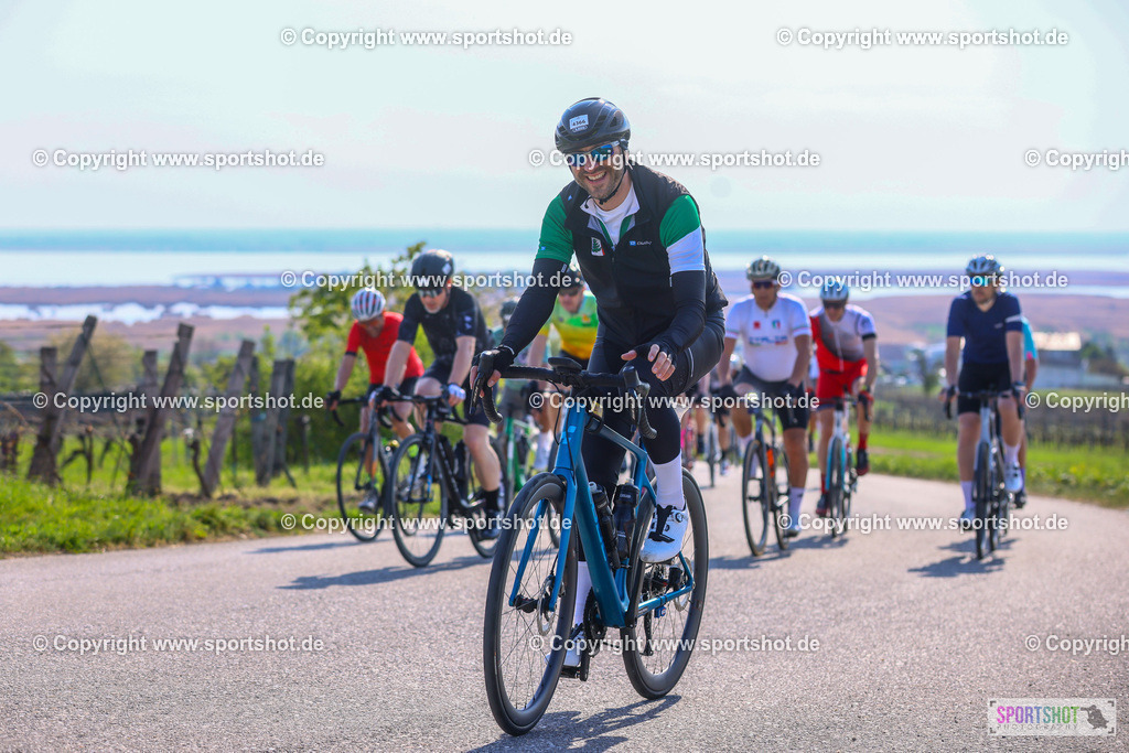 TRA_0852 | Neusiedlersee Radmarathon 2026@sportshot_your_pictrs #yourpictures#roadtowm2029 #nrm #neusiedlerseeradmarathon #neusiedlersee #neusiedlerseetourismus #burgenland #mörbisch #nrm26 #burgenlandtourismus #voglundco #poweredbyburgenlandtourismus #radsport #rad #marathon #ucigranfondo #visitburgenland #ucigranfondoworldseries