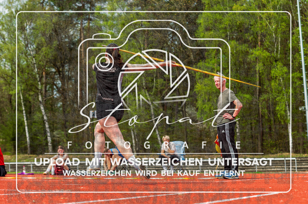KMHK-1084 | Kreismeisterschaften Leichtathletik-Wurf Heidekreis 2026 im Boehmewaldstadion, Soltau (Simon Paul Stopat) - Realisiert mit Pictrs.com