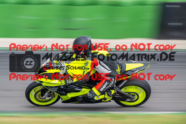 MaZZes_FotoMatrix_240702_6007705_5642 | GELB