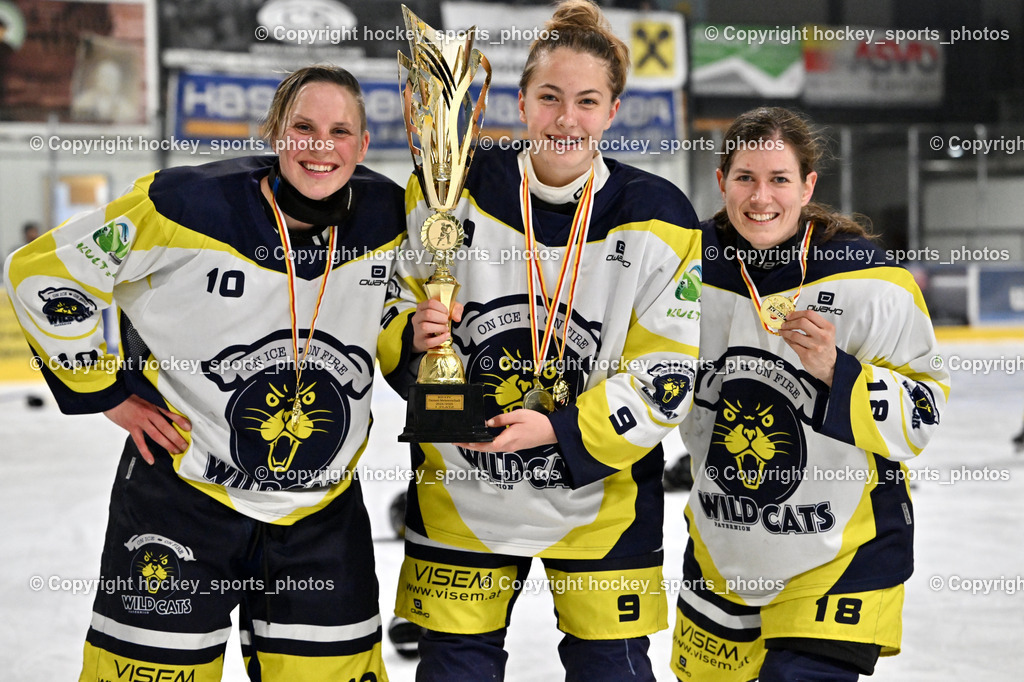 WILDCATS PATERNION & Lady Hawks Siegerehrung-Meisterfeier | #10 Domenig Verena WILDCATS PATERNION, #9 Neumann Magdalena WILDCATS PATERNION, #18 Brunner Tatjana WILDCATS PATERNION, WILDCATS PATERNION &amp; Lady Hawks Siegerehrung-Meisterfeier, WILDCATS PATERNION &amp; Lady Hawks Siegerehrung-Meisterfeier am 12.03.2025 in Steindorf (Ossiachersee Halle), Austria, (Photo by Bernd Stefan)