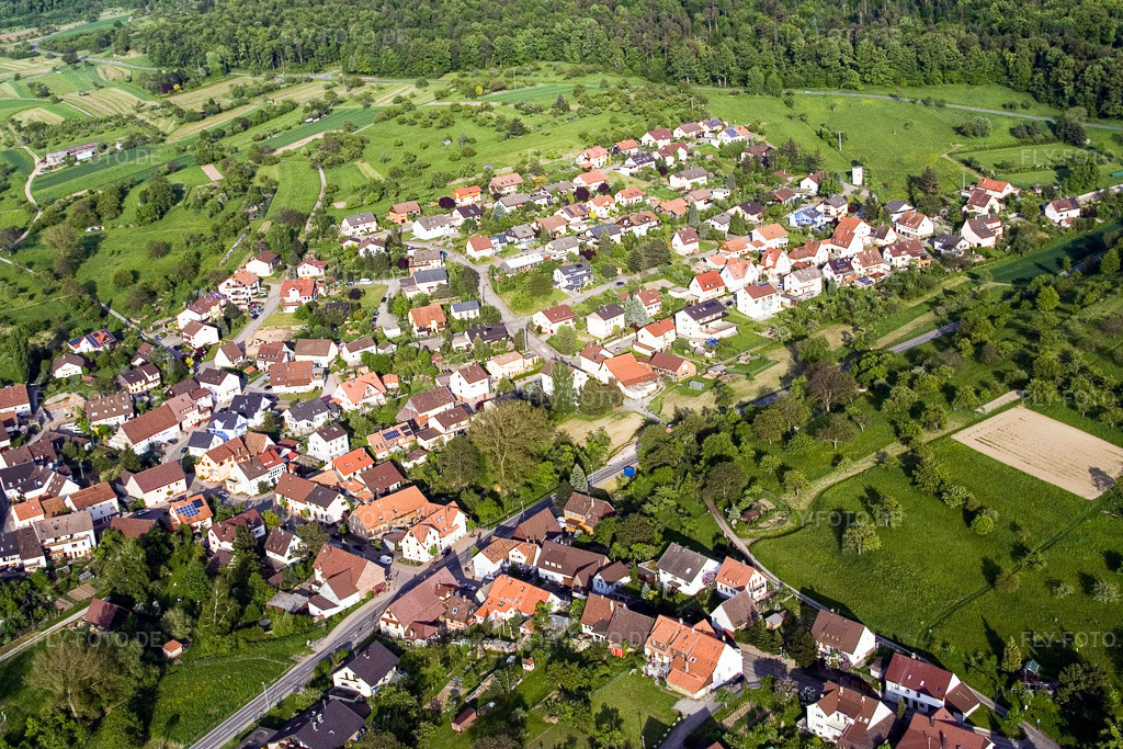 Luftbild: Grundstr im Ortsteil Obernhausen in Birkenfeld im Bundesland Baden-Württemberg in Deutschland. Foto: IMG_2050.jpg vom 14.05.2006 durch Werner Riehm/FLY-FOTO.de
