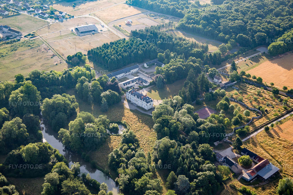 Luftbild: Ortsansicht in Dry im Bundesland Loiret in Frankreich. Foto: IMG_082529.jpg vom 21.06.2015 durch Werner Riehm/FLY-FOTO.de