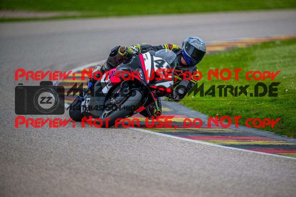 MaZZes_FotoMatrix_240503_6007705_1123 | STK1000