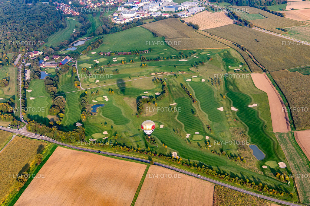 Golfclub Kalshäuser Hof Golf Pforzheim | Luftbild: Golfclub Kalshäuser Hof Golf Pforzheim im Ortsteil Dürrn in Ölbronn-Dürrn im Bundesland Baden-Württemberg in Deutschland. Foto: IMG_103651.jpg vom 23.09.2017 durch Werner Riehm/FLY-FOTO.de - Realisiert mit Pictrs.com