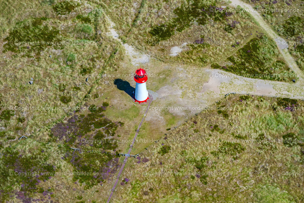 Sylt_List_Leuchtturm_Sylt_West_ELS_3868130825 | LIST 21.06.2025 Leuchtturm "List-West" als historisches Seefahrtzeichen im Küstenbereich in List auf der Insel Sylt im Bundesland Schleswig-Holstein, Deutschland. // Lighthouse as a historic seafaring character in the coastal area " List-West " in List at the island Sylt in the state Schleswig-Holstein, Germany. Foto: Martin Elsen