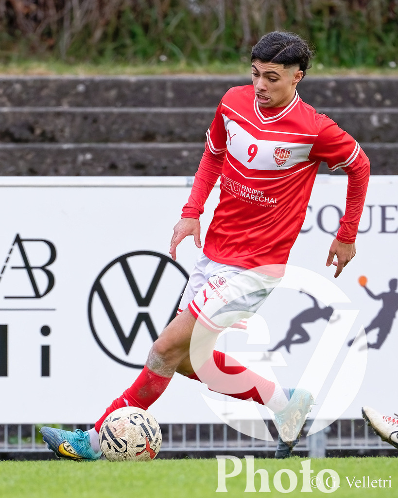 2e ligue - CS Chênois 2 - Etoile Carouge FC 2 |  durant le match de 2e ligue entre CS Chênois 2 et Etoile Carouge FC 2 au Stade des Trois-Chêne à Chêne-Bourg, Switzerland