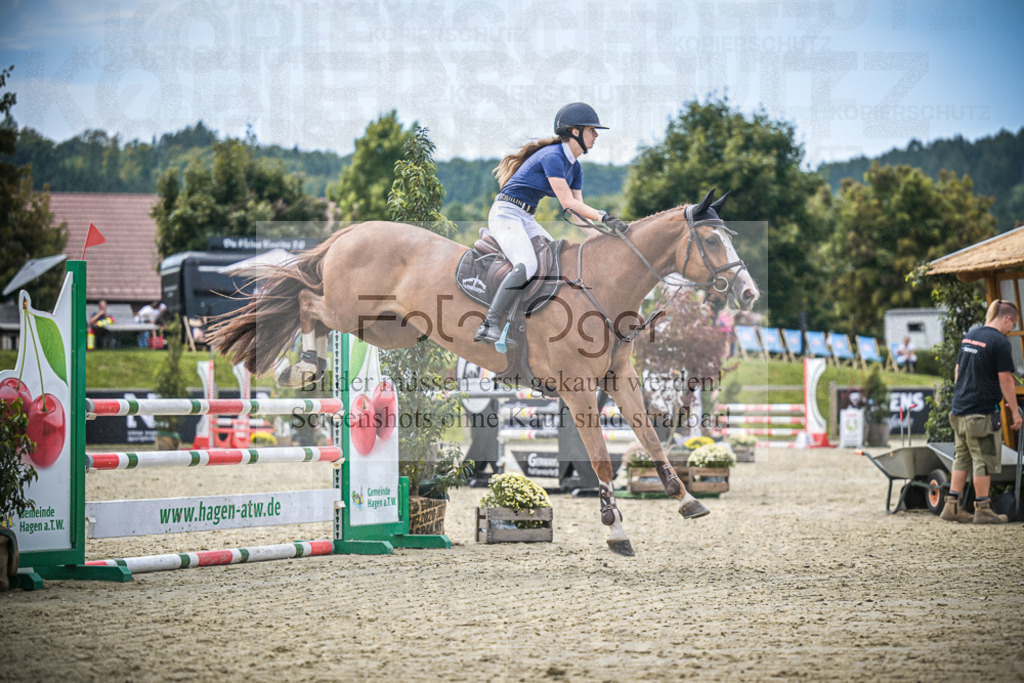 DOS_5749 | Entdecke hochwertige Reitturnierfotos von Foto Oger. Professionell, emotional und authentisch – jetzt Lieblingsmomente im Shop bestellen.Deutschlandweite Turnierfotografie. - Realisiert mit Pictrs.com