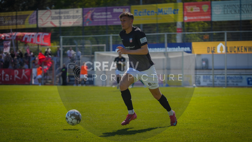 FFußball, Herren, Saison 2025/2026, Regionalliga Nordost, 31. Spieltag, FSV 63 Luckenwalde vs. FSV Zwickau, Sonntag 26.04.2026, Werner-Seelenbinder-Stadion Luckenwalde | Fußball, Herren, Saison 2025/2026, Regionalliga Nordost, 31. Spieltag, FSV 63 Luckenwalde vs. FSV Zwickau, Sonntag 26.04.2026, Werner-Seelenbinder-Stadion Luckenwalde, Im Bild: Jonas Dittrich (Zwickau) - Realisiert mit Pictrs.com