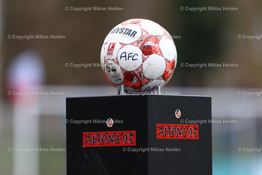 NH_Altona93_Hannover96U23_RegionalligaNord_28032026 | Spielball in der Regionalliga Nord.Fußball I Herren I Regionalliga Nord I Saison 2025-2026 I 28. Spieltag I Altona 93 - Hannover 96 U23 I 26.03.2026 I Adolf-Jäger-Kampfbahn