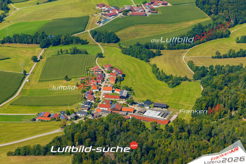 Geschenkidee Nottau bei Hauzenberg -Die Luftbildaufnahme wurde 2025 vom UL-Flugzeug heraus erstellt ( keine Drohne ) - Hochauflösende Luftaufnahme -Nicht vergleichbar mit Google Maps oder Satelittenbilder- Die Geschenkidee !Mit Lizenz und Bildrechte bestellbar