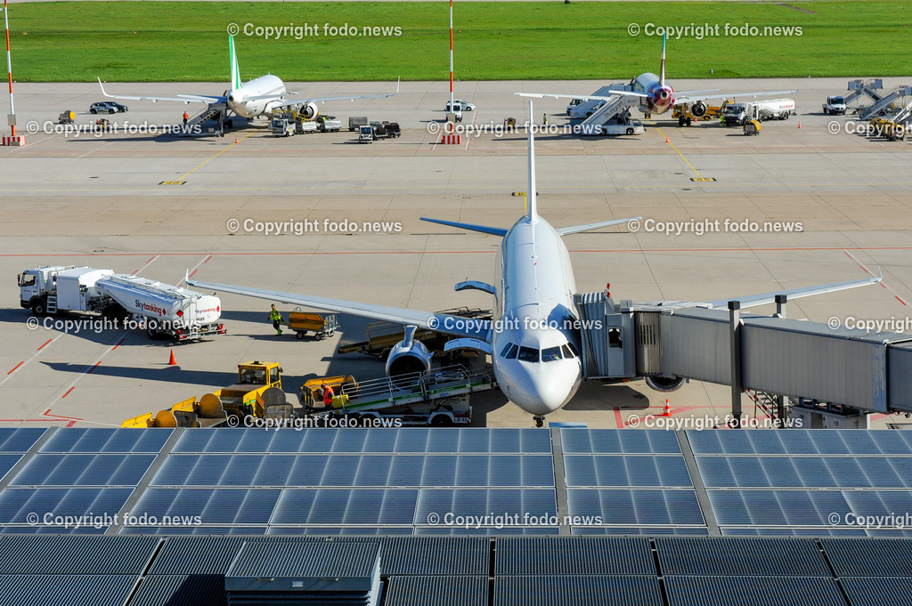 Deutschland_ Baden-Wuerttemberg_ Stuttgart_ Flughafen_ 05.01.2025-14 | 05.01.2025, Deutschland, GER, Baden-Wuerttemberg, Stuttgart, im Bild Eurowings, Stuttgart Airport, Flughafen, Flugfeld, Rollfeld, Vorfeld, Flugzeug, Urlaub, Reise, Business, Start, Landung, Gangway, Feature, Symbolbild