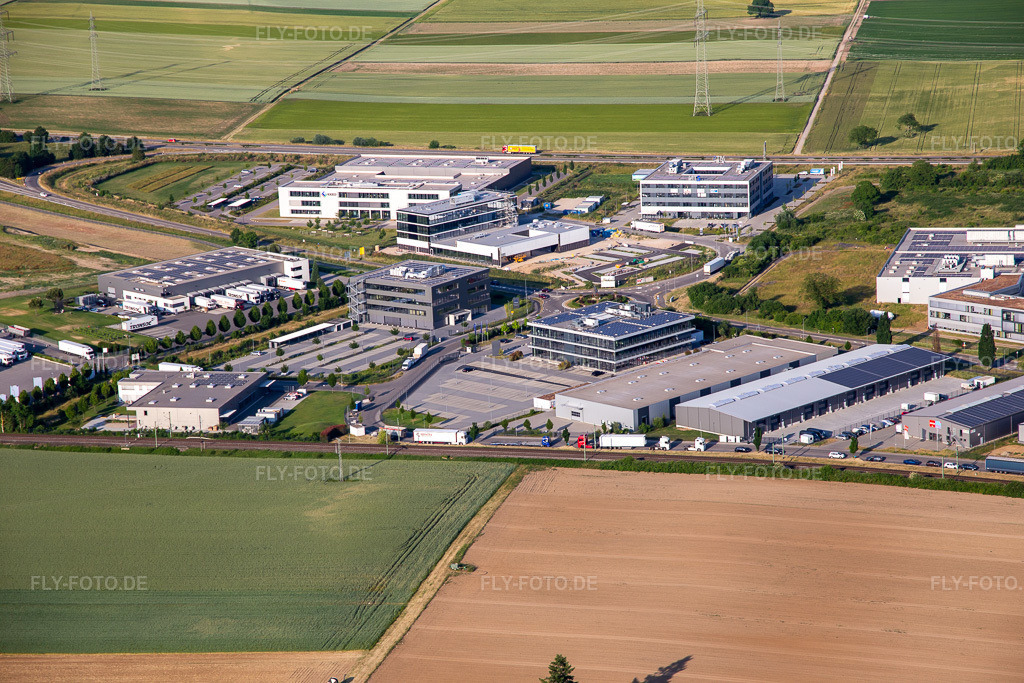 Luftbild: Kardex Software GmbH in Rülzheim im Bundesland Rheinland-Pfalz in Deutschland. Foto: IMG_136177.jpg vom 07.06.2023 durch Werner Riehm/FLY-FOTO.deOffizielle von Kardex | Kardex Remstar | Kardex Mlog