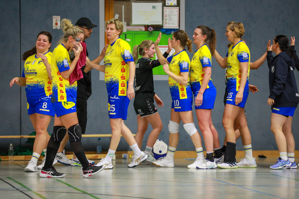 SVN_TvVoerde_021124_141 | Bildergalerie von Sport-Ereignissen aber auch von weiteren spannenden Dingen - nicht nur vom Niederrhein. In Anlehnung an den bekannten Spruch von Hanns Dieter Hüsch heißt das Motto: "Niederrhein ist überall".  - Realisiert mit Pictrs.com