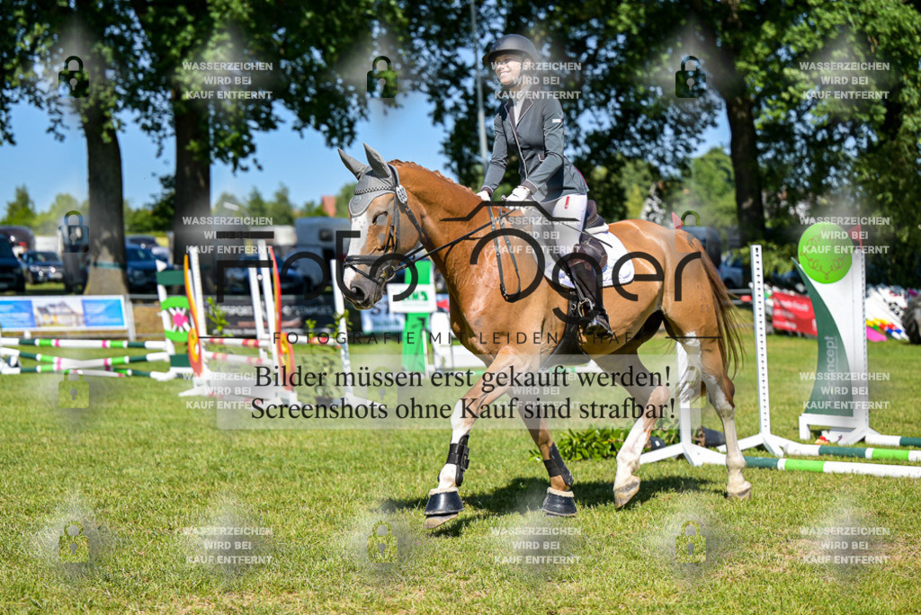 20230610-DOS_2130 | Entdecke hochwertige Reitturnierfotos von Foto Oger. Professionell, emotional und authentisch – jetzt Lieblingsmomente im Shop bestellen.Deutschlandweite Turnierfotografie. - Realisiert mit Pictrs.com