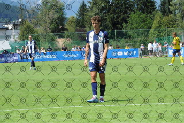 DSC_6933 | Hertha BSC, 2.Bundesliga, Herren, Saison 2025/26, Trainingslager 2025, Maurice Krattenmacher  ( Hertha BSC )  Freundschaftsspiel gegen Kopenhagen, 13.07.2025,  Kitzbühel, Österreich 2025,  Foto: Ralf Gebhardt - Realisiert mit Pictrs.com
