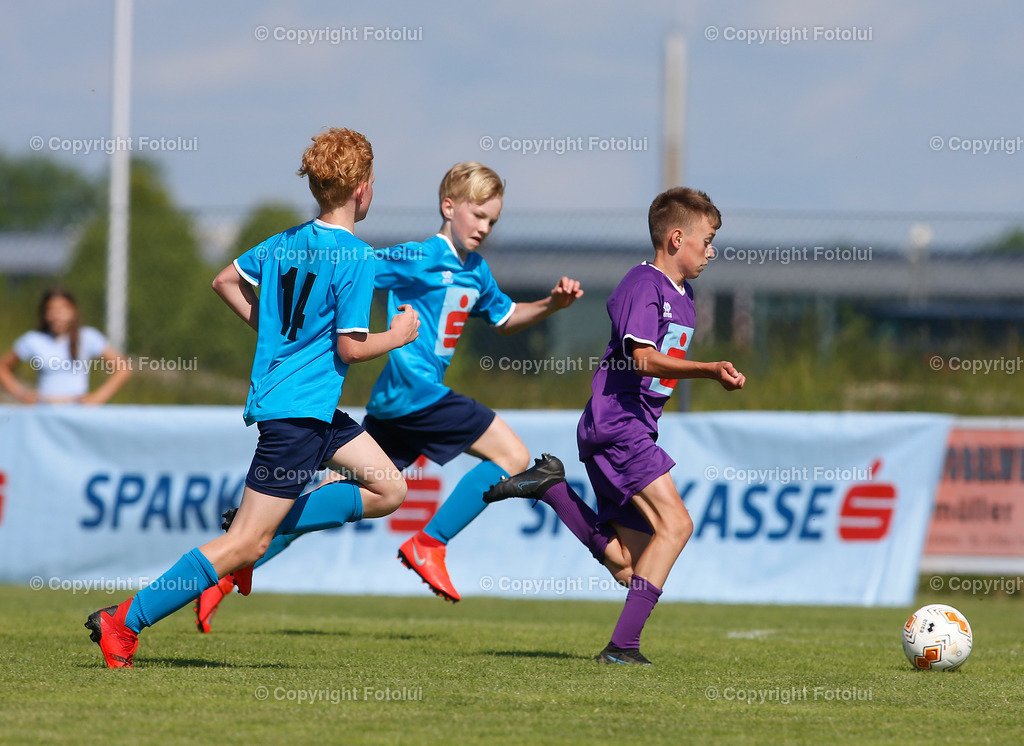 A_LUI_010622_77 | SPORT,FUSSBALL,SPARKASSE SCHUELERLIGA LANDESFINALE 2022 PETTENBACH 01.06.2022 IM BILD: (LAMBACH VIOLETT) UND (ROHRBACH BLAU) FOTO.FOTOLUI