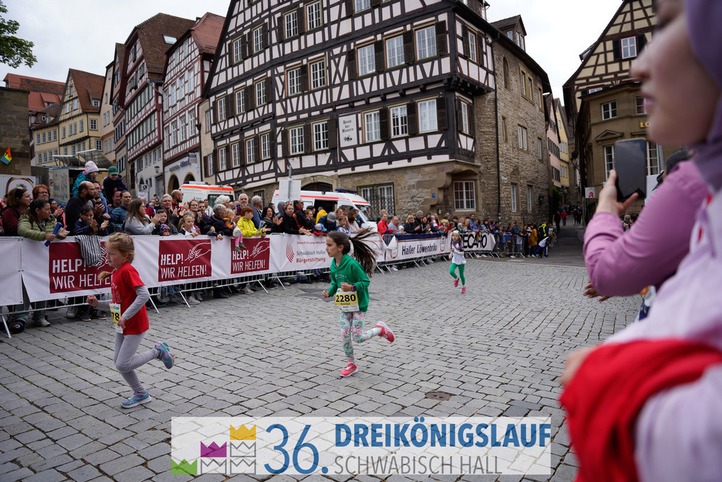 AOK Junior Cup 400m | 3Königslauf 2022 AOK Junior Cup 400m - Realisiert mit Pictrs.com