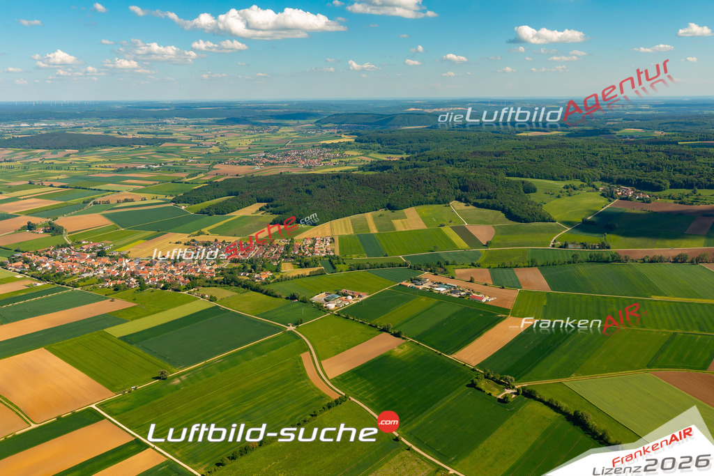 Das Luftbild zeigt :  Meinheim - Die Luftaufnahme wurde 2024 vom UL-Flugzeug aus erstellt ( keine Drohne ) - Hochauflösende Luftaufnahme - Für grossformatige Ausdrucke geeignet. Die Geschenkidee !Mit Lizenz und Bildrechte bestellbar