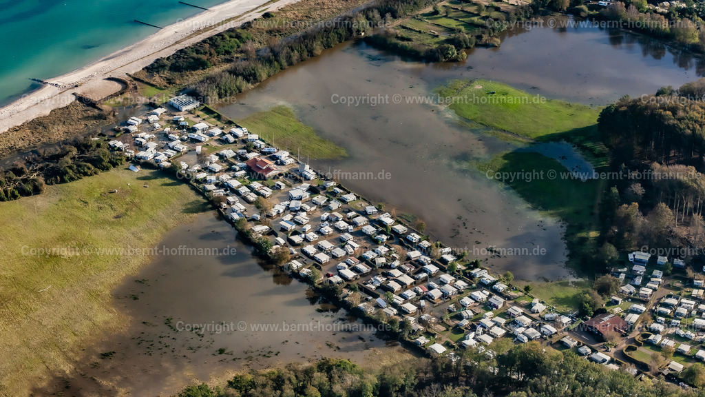 PLB_6400_Camping_Damp-Sued | LUFTBILD. Campingplatz  " Dorotheenthal " vom Ostseesturm überflutet. - Realisiert mit Pictrs.com