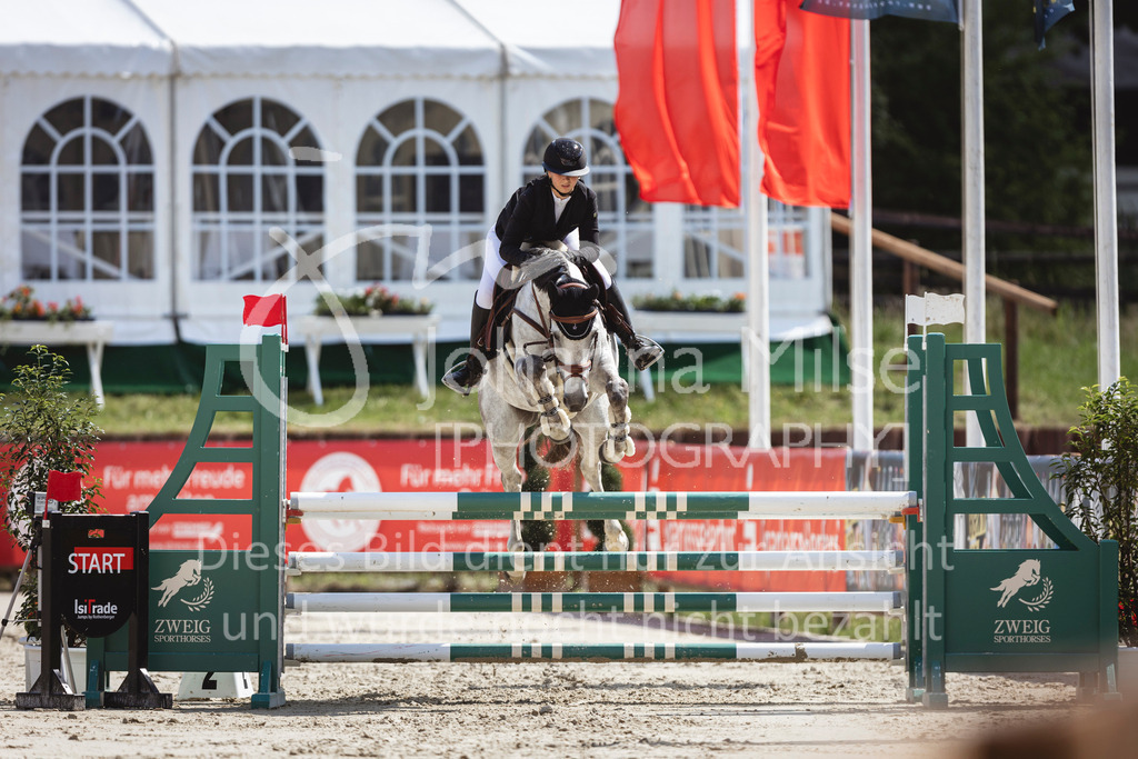 240711_BHO_L-Stil-2-511 | Deine schönsten Turniermomente als professionelle Fotos! Entdecke hochwertige Pferdesport-Fotografie im Online-Shop. Jetzt Fotos finden & bestellen!