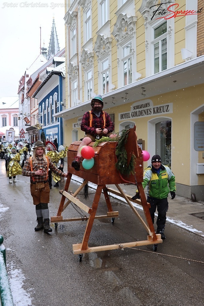 fasching2026-mariazell (29) | Mit meiner Kamera halte ich besondere Augenblicke, faszinierende Landschaften und interessante Details fest. Dabei entstehen ganz unterschiedliche Aufnahmen – von stimmungsvollen Landschaftsfotografien und beeindruckenden Drohnenaufnahmen über Pressefotos - Realisiert mit Pictrs.com
