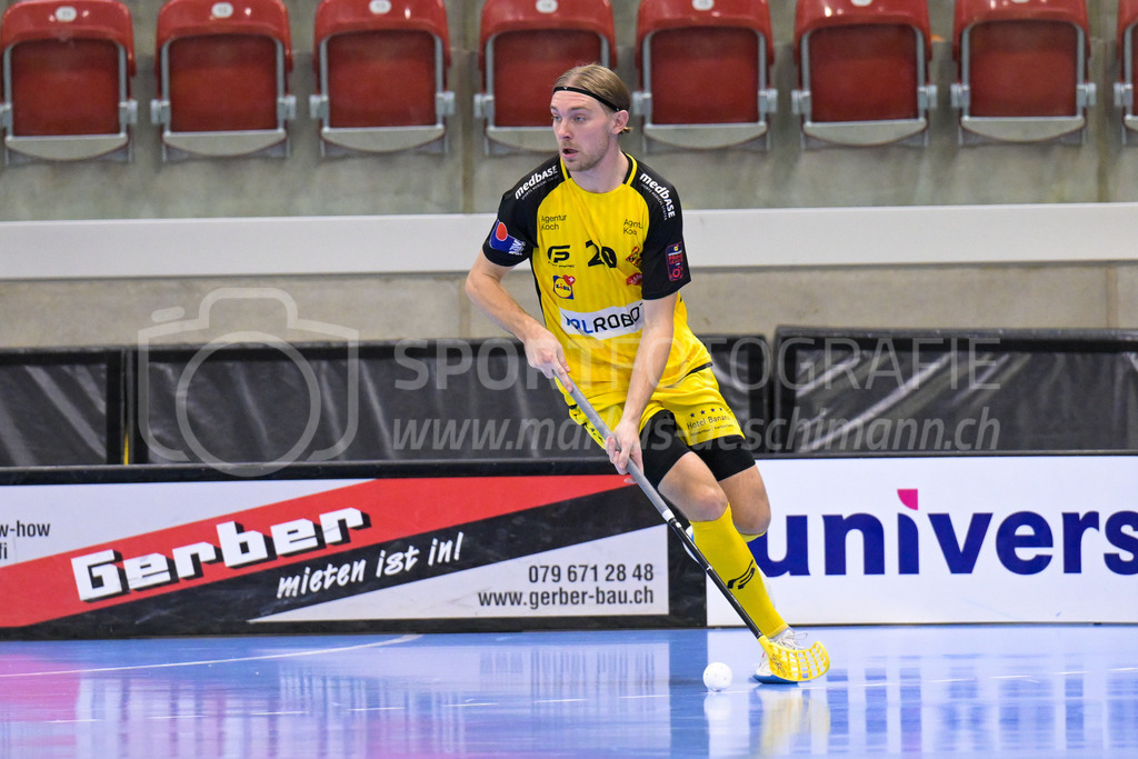 HC Rychenberg vs UHC Uster - 14. October 2022 | HC Rychenberg vs UHC Uster
AXA Arena, Winterthur
Jonathan Nilsson (#20 HC Rychenberg)
Bild: Sportfotografie Markus Aeschimann | www.markus-aeschimann.ch - Realisiert mit Pictrs.com