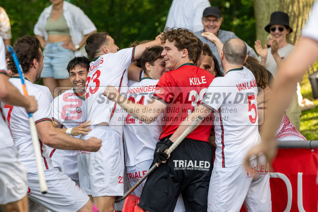 SFE_20240511_0219 | Krefeld, Deutschland, 11.05.2024: Onyekwue NnaJi (Crefelder HTC) in Aktion waehrend des Spiels der Feldhockey 1. Bundesliga Herren zwischen Crefelder HTC - Rot Weiss Köln im Gerd-Wellen-Hockeyanlage am 11.05.2024 in Krefeld, Deutschland. (Foto von Stephan Fehrmann)

Krefeld, Germany, 11.05.2024: Onyekwue NnaJi (Crefelder HTC) in action during the game of Feldhockey 1. Bundesliga Herren between Crefelder HTC - Rot Weiss Köln in Gerd-Wellen-Hockeyanlage at 11.05.2024 in Krefeld, Deutschland. (Foto from Stephan Fehrmann)