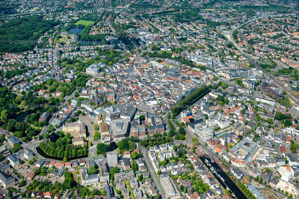 Oldenburg_Innenstadt_ELS_5104050623 | OLDENBURG 05.06.2023 Stadtansicht des Innenstadtbereiches " Oldenburg " an der Straße Theaterwall in Oldenburg im Bundesland Niedersachsen, Deutschland. // City view on down town " Oldenburg " on street Theaterwall in Oldenburg in the state Lower Saxony, Germany. Foto: Martin Elsen