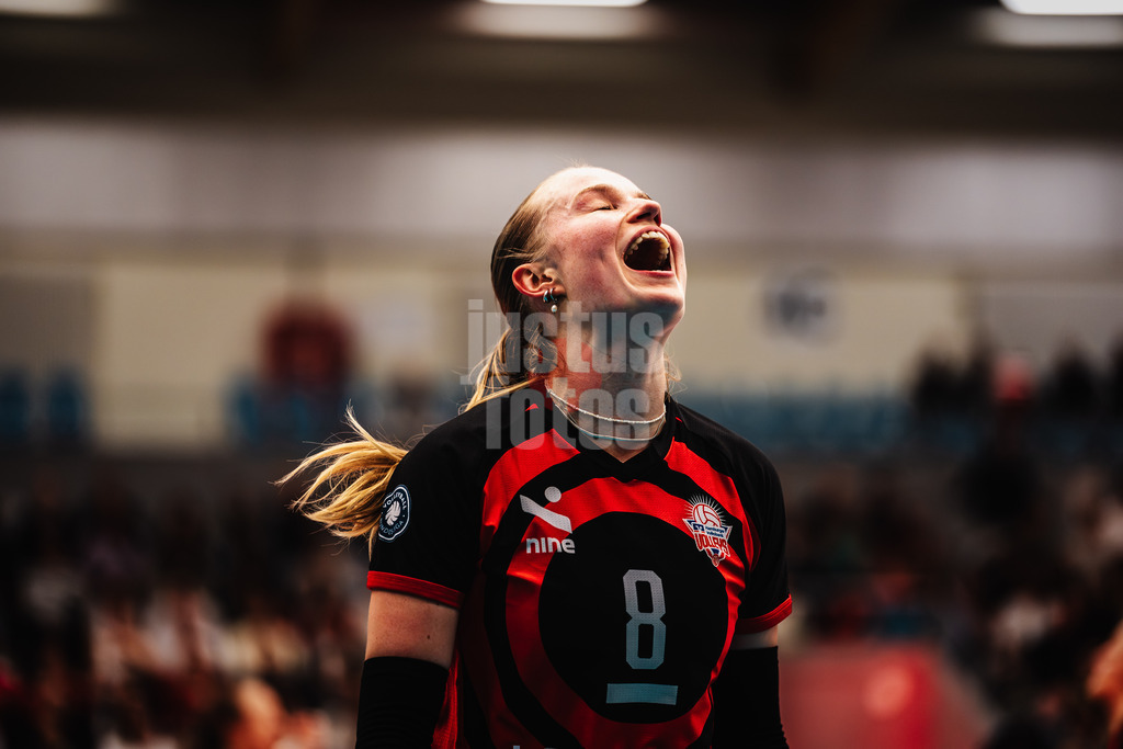 Volleyball | Frauen | Saison 2025/2026 | Volleyball Bundesliga | ETV Hamburger Volksbank Volleys vs. Dresdner SC | 15.11.2025 | Zoe Konjer (#8, ETV Hamburger Volksbank Volleys) ärgert sich