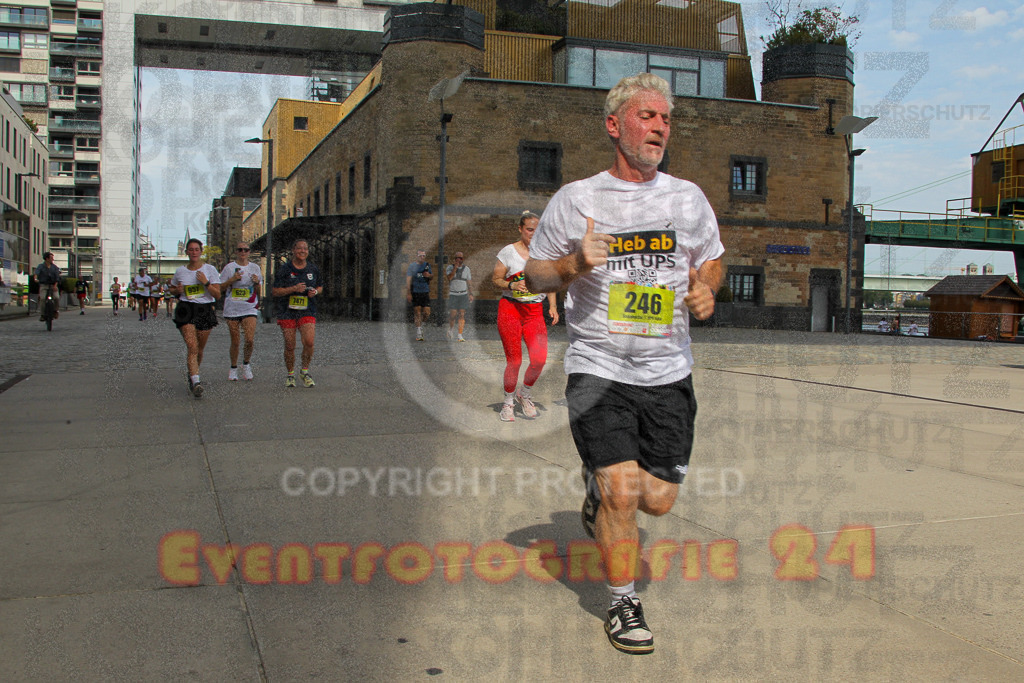 250920_1329_EV4_5763 | Sportfotografie im Rhein-Sieg Kreis, Köln, Bonn, NRW, Rheinland Pfalz, Hessen, etc. Unser Tätigkeitsfeld umfasst den Laufsport vom Volkslauf über den Marathon, Duathlon, Triathon bis zum Ultralauf wie Kölnpfad Ultra oder Schindertrail.