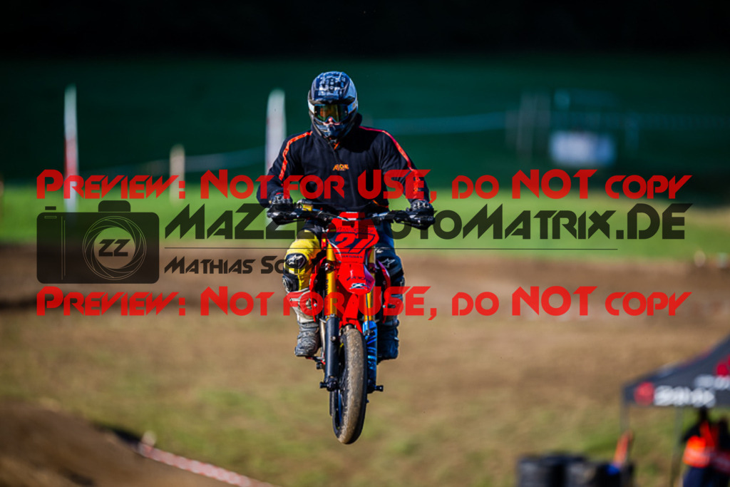 MaZZes_FotoMatrix_220903_8279 | S4