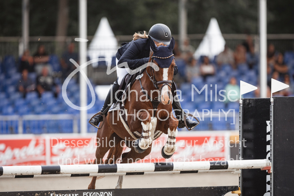 240906_BuCha_PonyA-5j-104 | Deine schönsten Turniermomente als professionelle Fotos! Entdecke hochwertige Pferdesport-Fotografie im Online-Shop. Jetzt Fotos finden & bestellen!