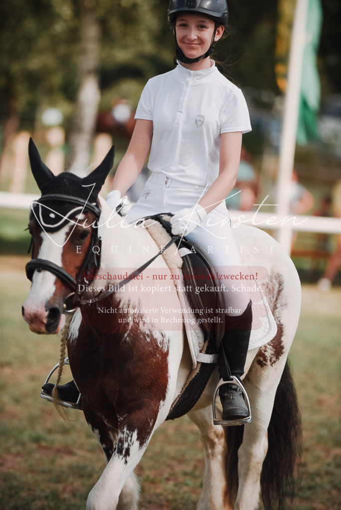 DSC_5587 | Pferde- und Turnierfotografie in Westsachsen. Pferdeportraits, Auftragszeichnungen und intuitive Kunst.